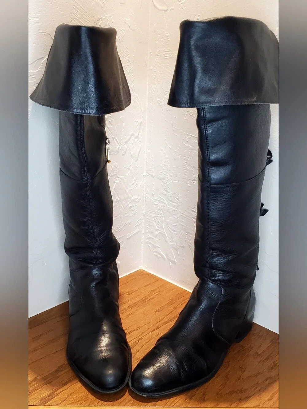 Black Leather Over-the-Knee Fold-Over Boots with Back Bows Gold Side Zipper Sz 7
